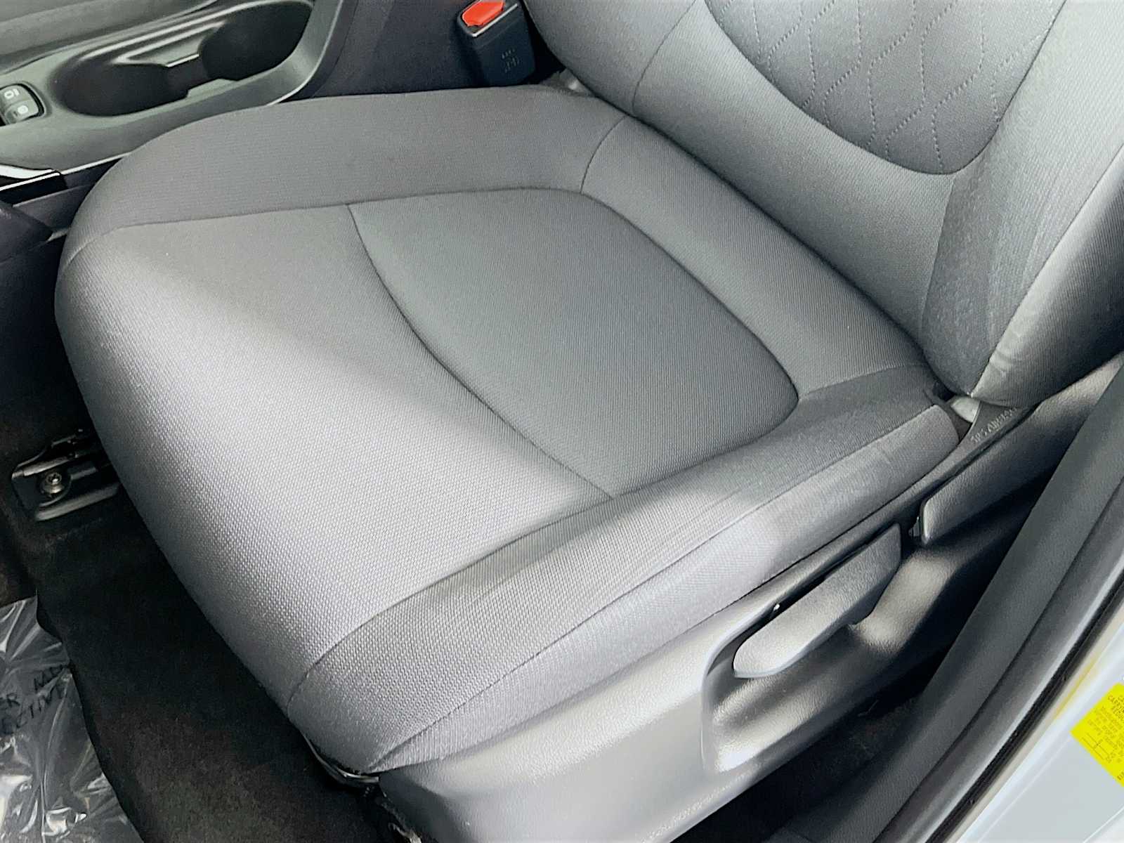 2022 Toyota Corolla Cross LE - Photo 19