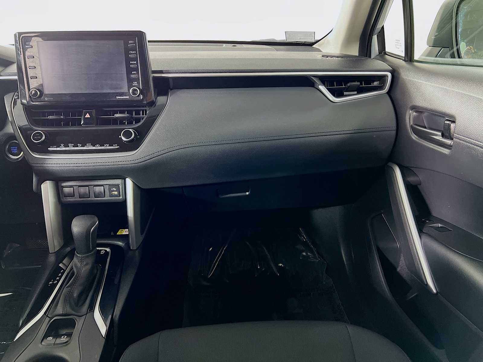 2022 Toyota Corolla Cross LE - Photo 23