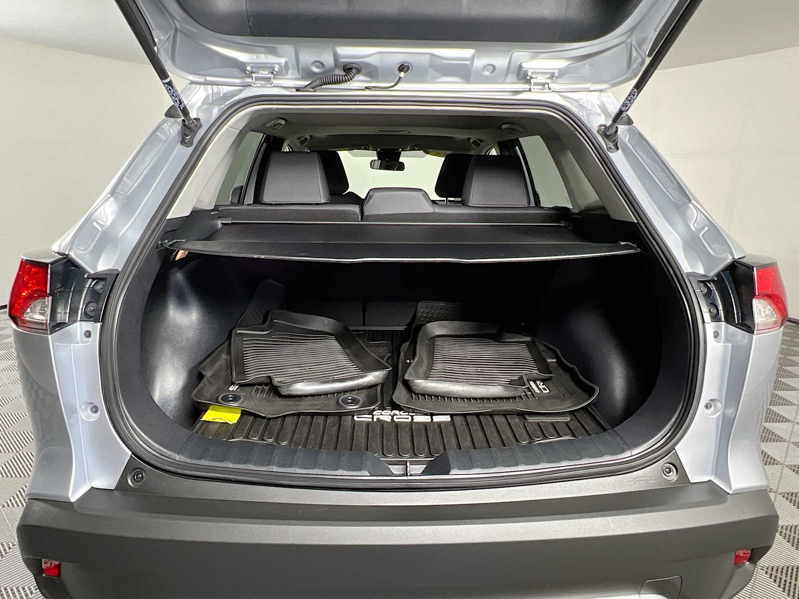 2022 Toyota Corolla Cross LE - Photo 26