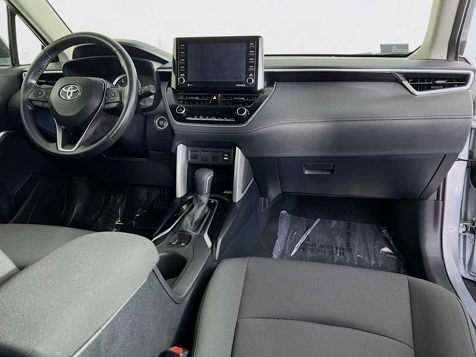 2022 Toyota Corolla Cross LE - Photo 29