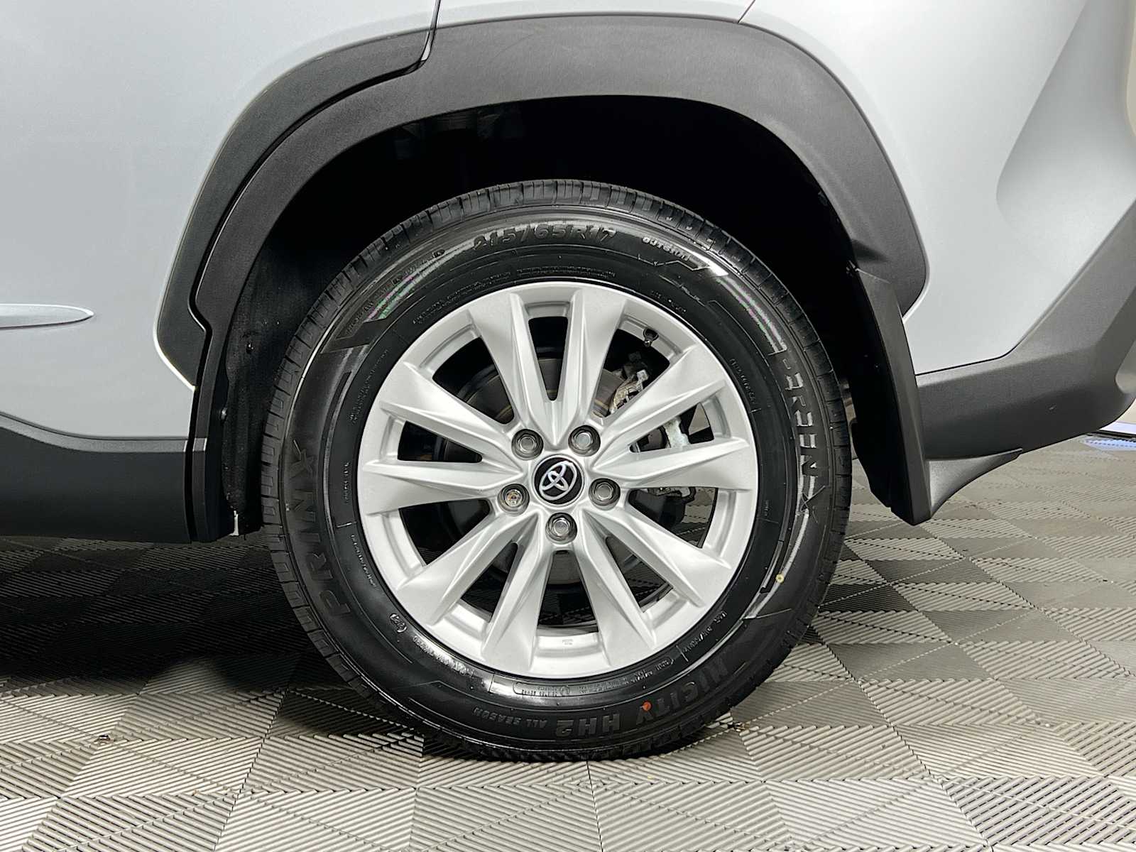 2022 Toyota Corolla Cross LE - Photo 31