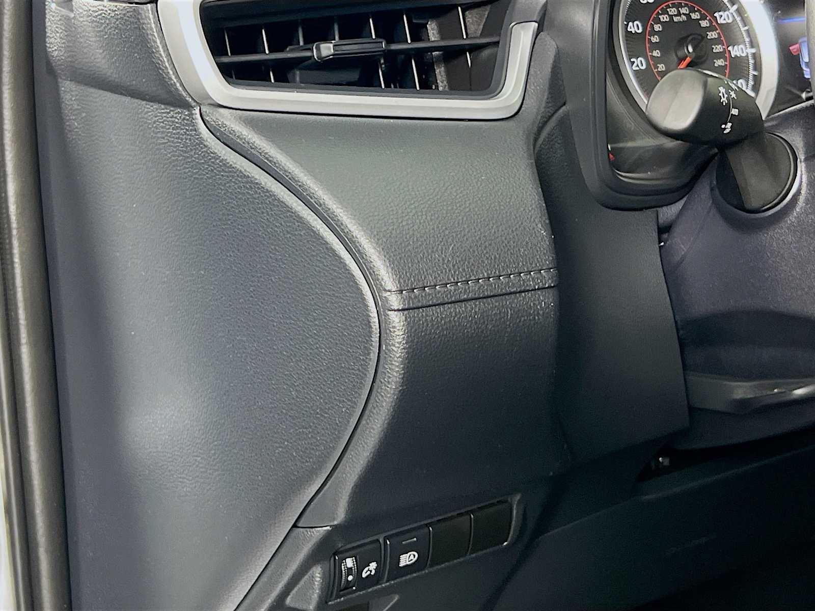 2022 Toyota Corolla Cross LE - Photo 10