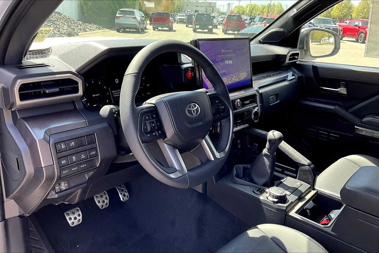 2025 Toyota Tacoma TRD Sport - Photo 9