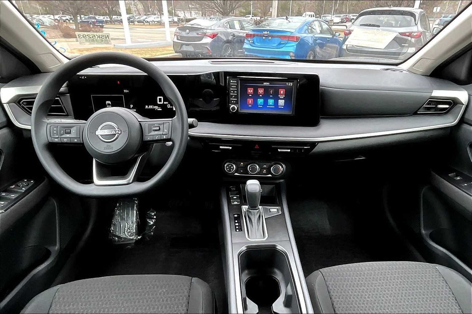 2025 Nissan Kicks S - Photo 12