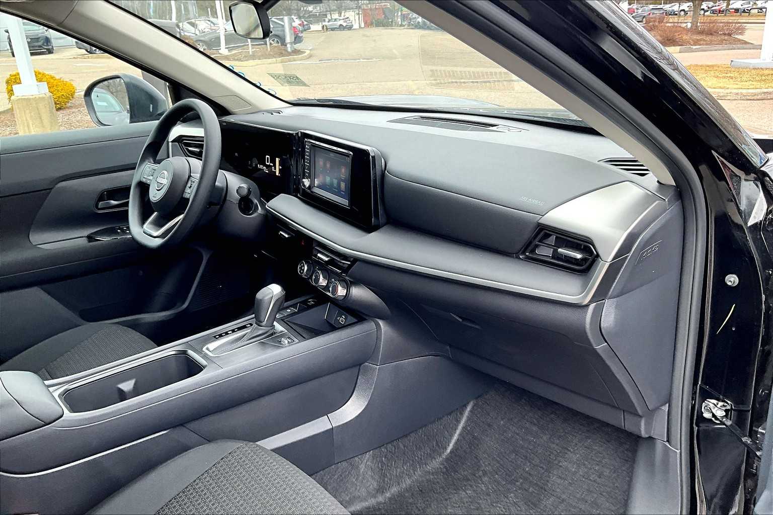 2025 Nissan Kicks S - Photo 10