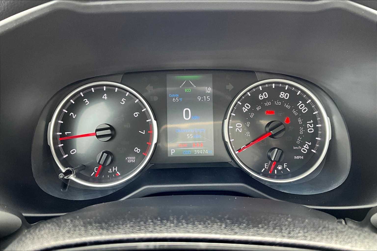 2022 Toyota RAV4 LE - Photo 25