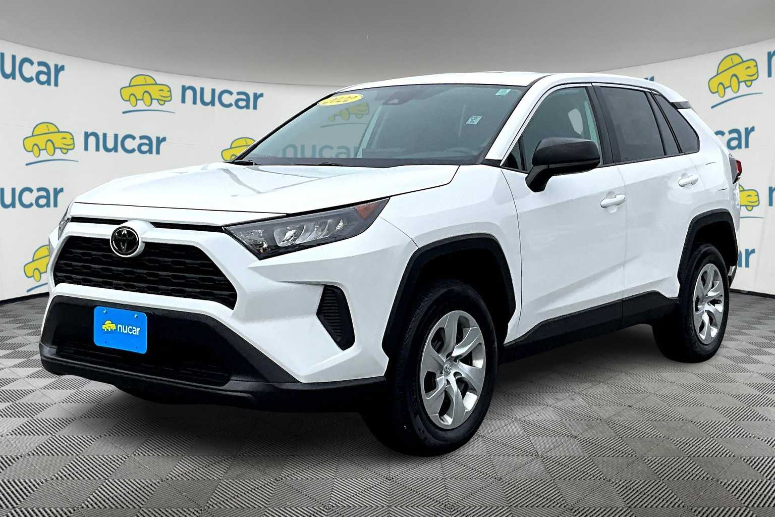 2022 Toyota RAV4 LE - Photo 3