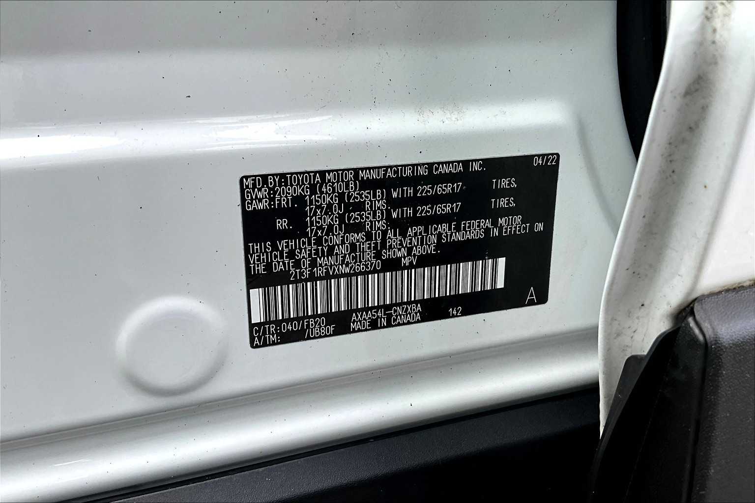2022 Toyota RAV4 LE - Photo 36