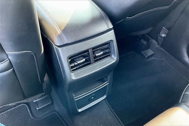 2024 Ford Edge SEL - Photo 28