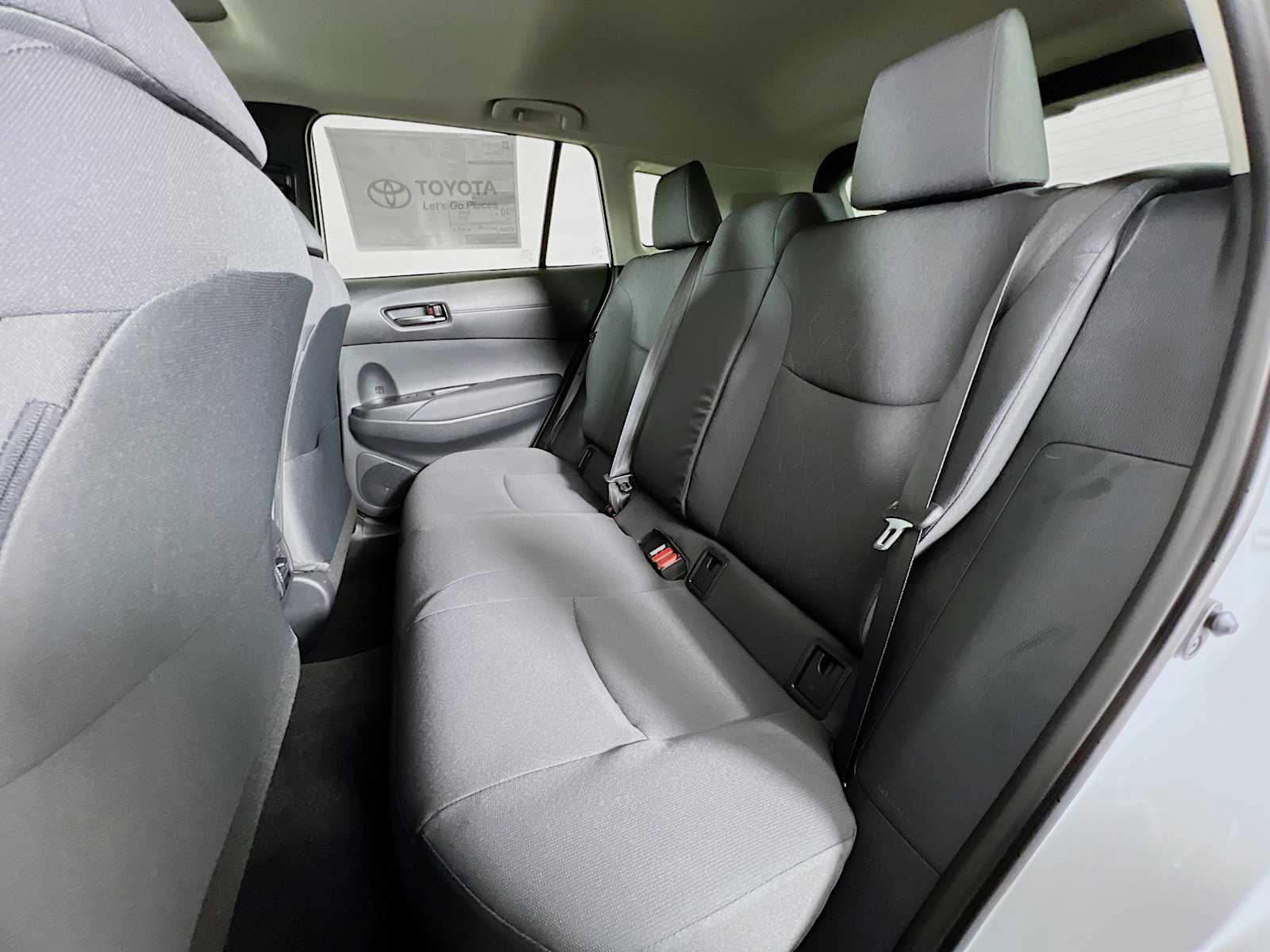 2026 Toyota Corolla Cross LE - Photo 13