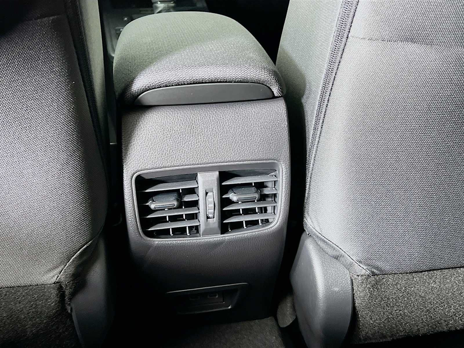 2026 Toyota Corolla Cross LE - Photo 14