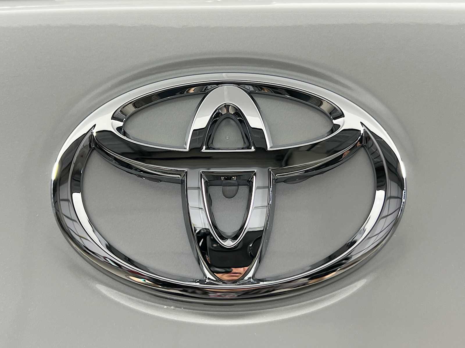2026 Toyota Corolla Cross LE - Photo 18