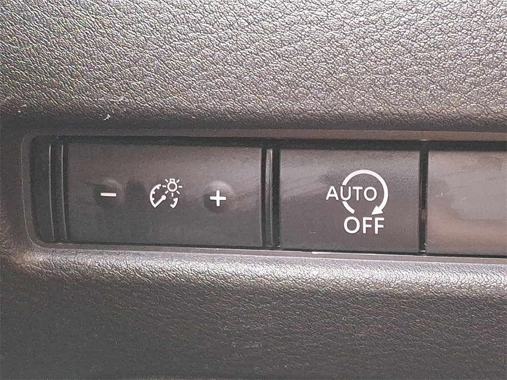 2023 Nissan Rogue SV - Photo 25