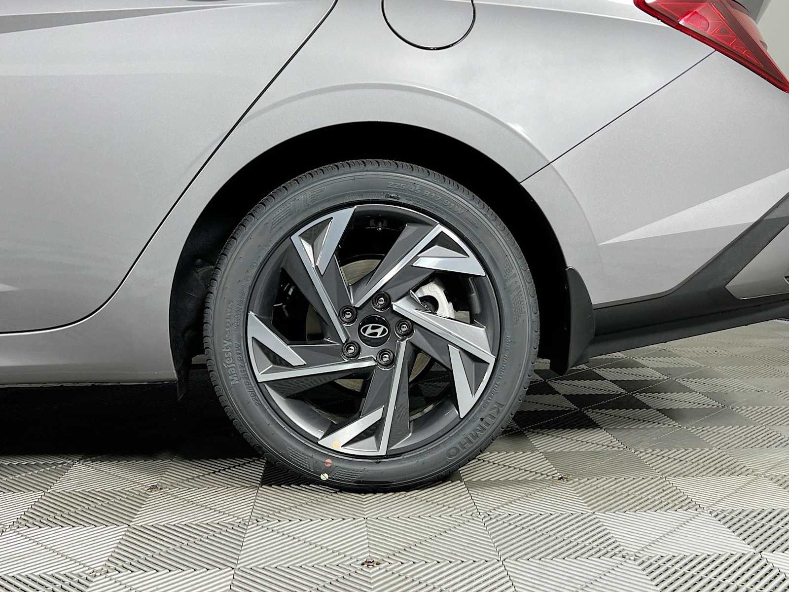 2025 Hyundai Elantra SEL Sport - Photo 18