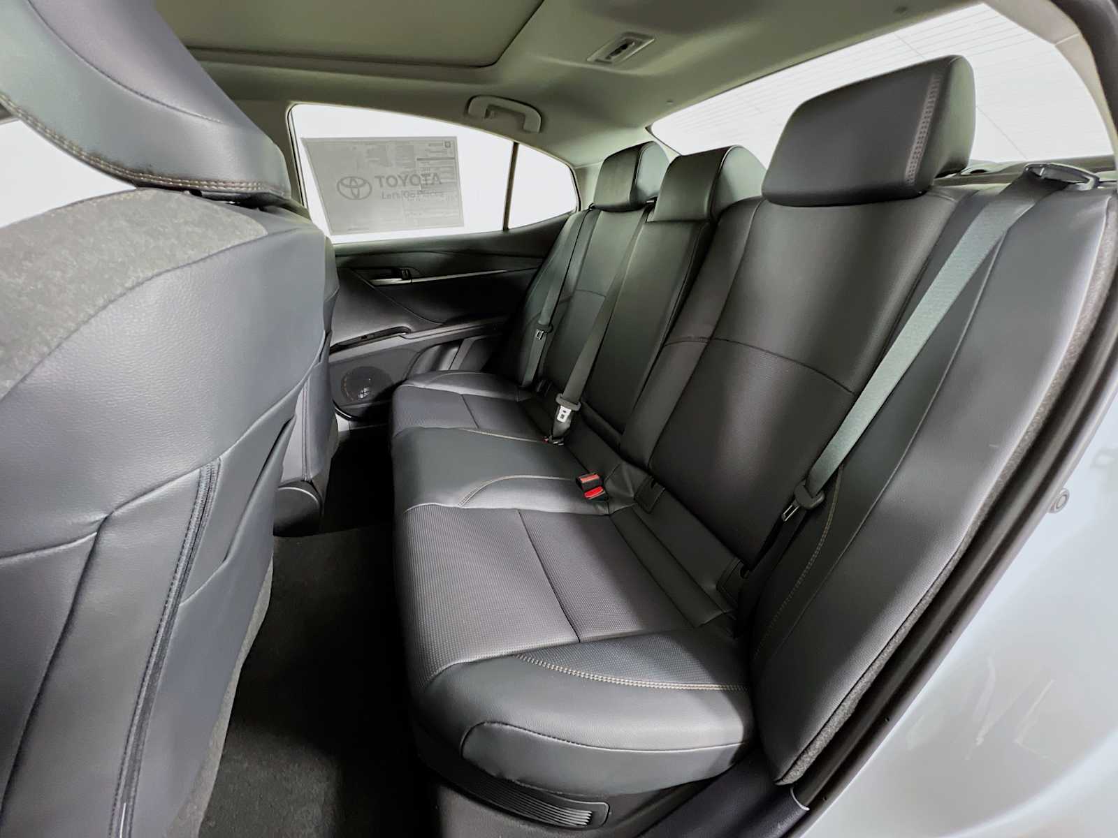 2025 Toyota Camry XLE - Photo 13