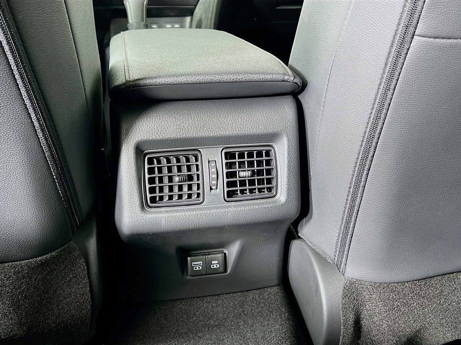 2025 Toyota Camry XLE - Photo 14