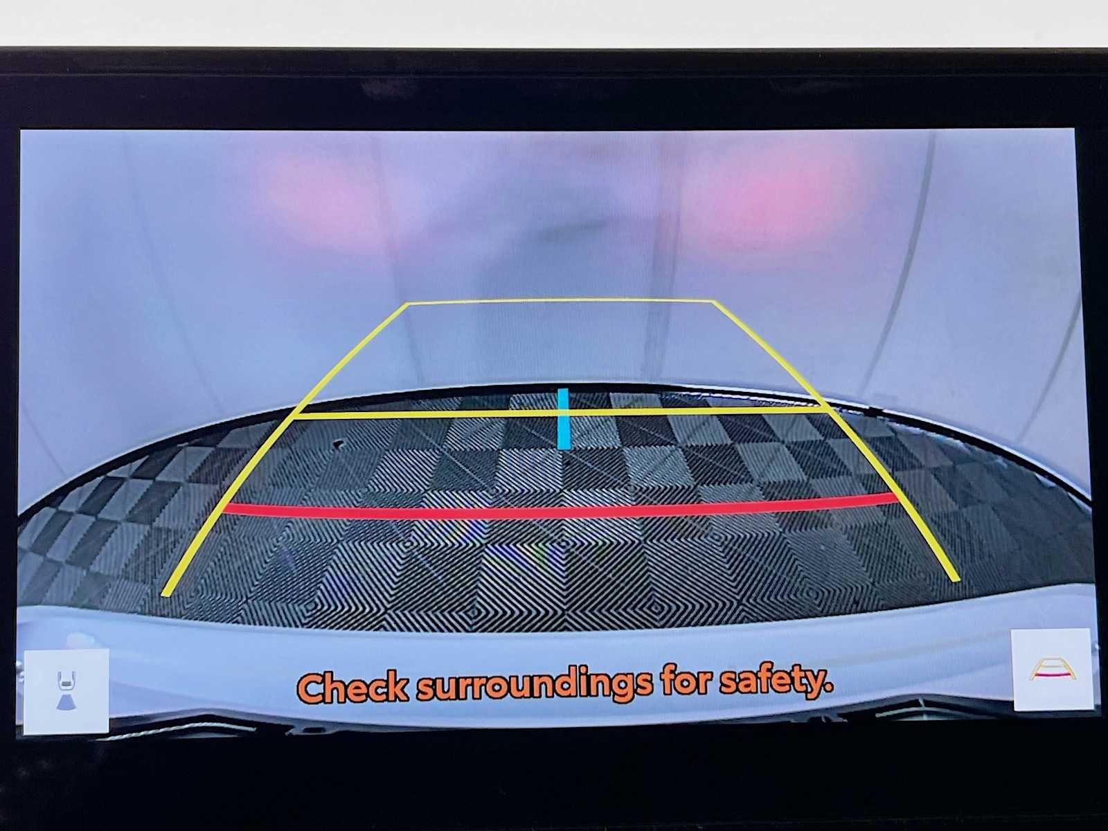 2025 Toyota Camry XLE - Photo 9