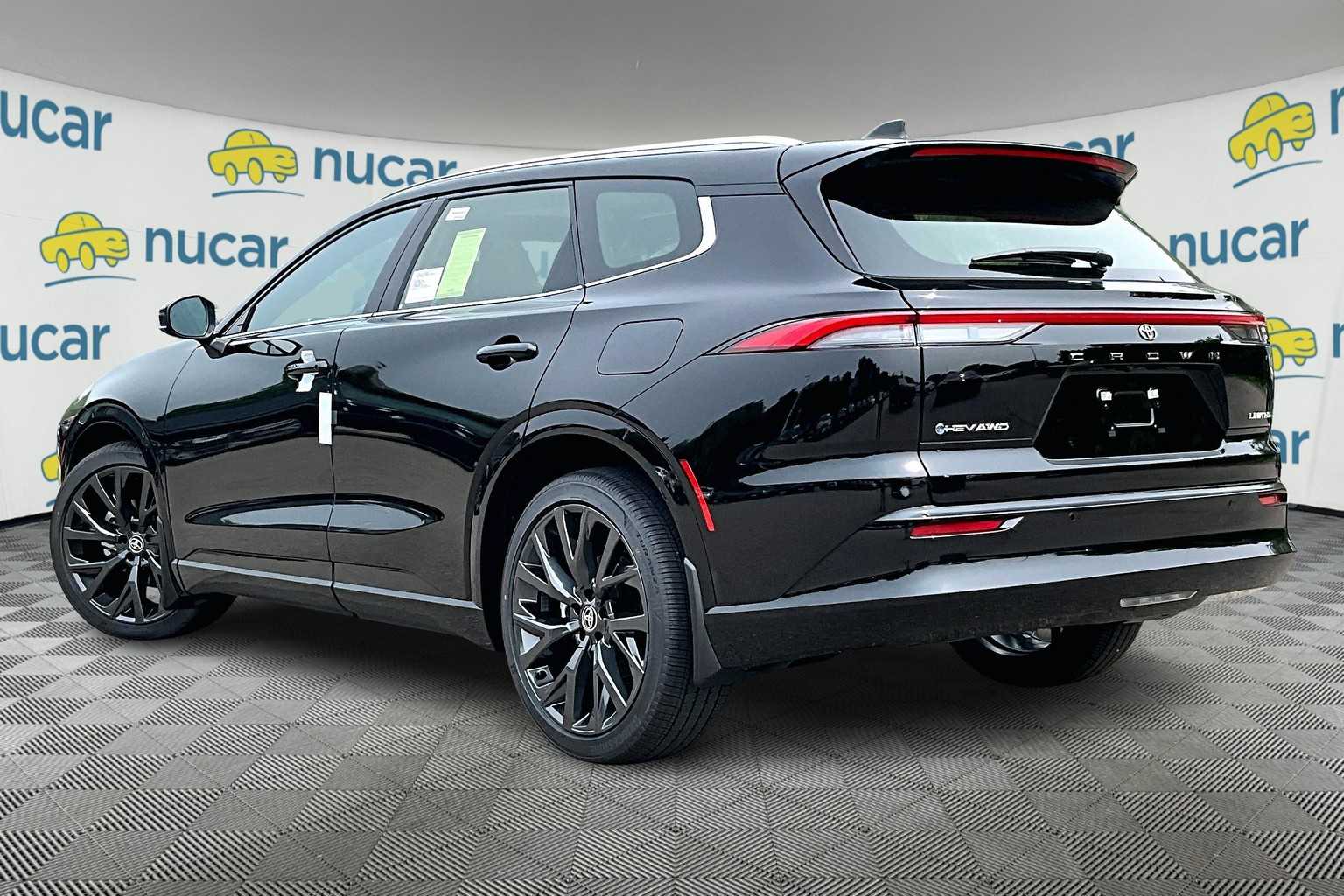 2025 Toyota Crown Signia Limited - Photo 5