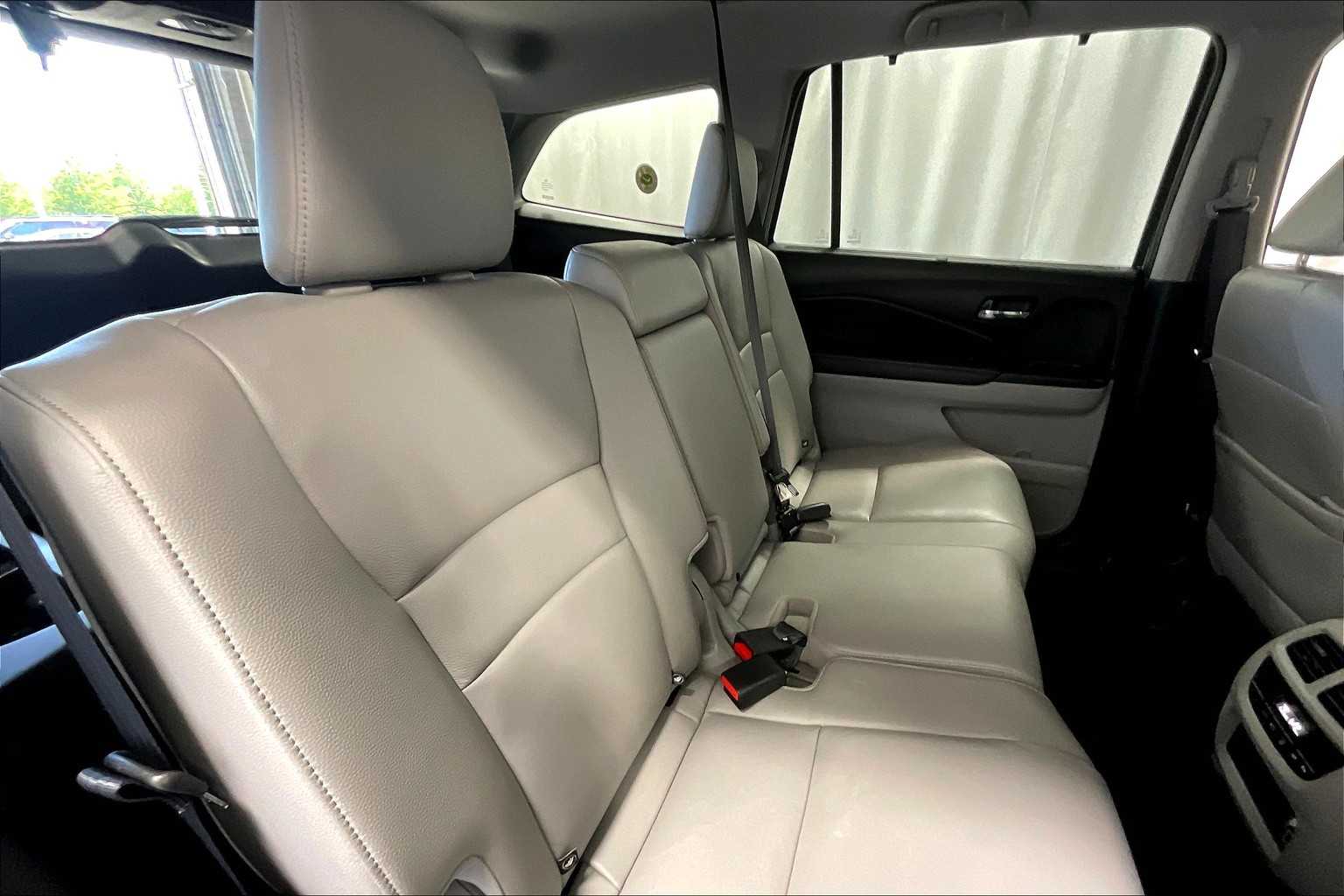 2022 Honda Pilot EX-L - Photo 16