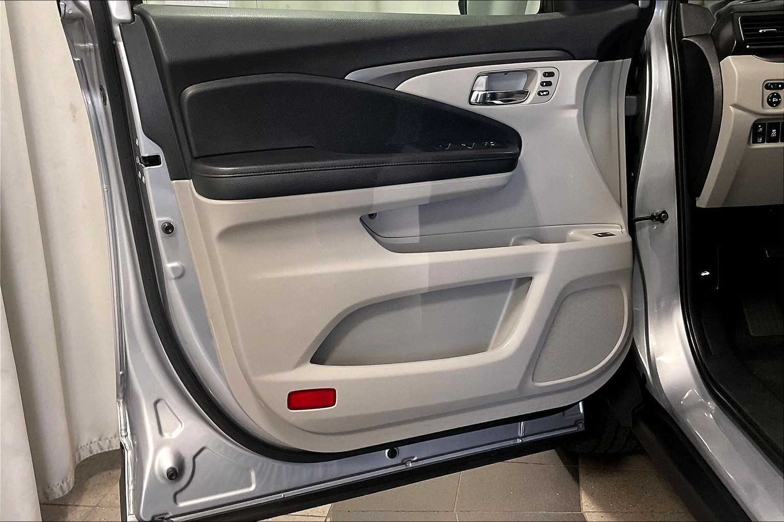 2022 Honda Pilot EX-L - Photo 9