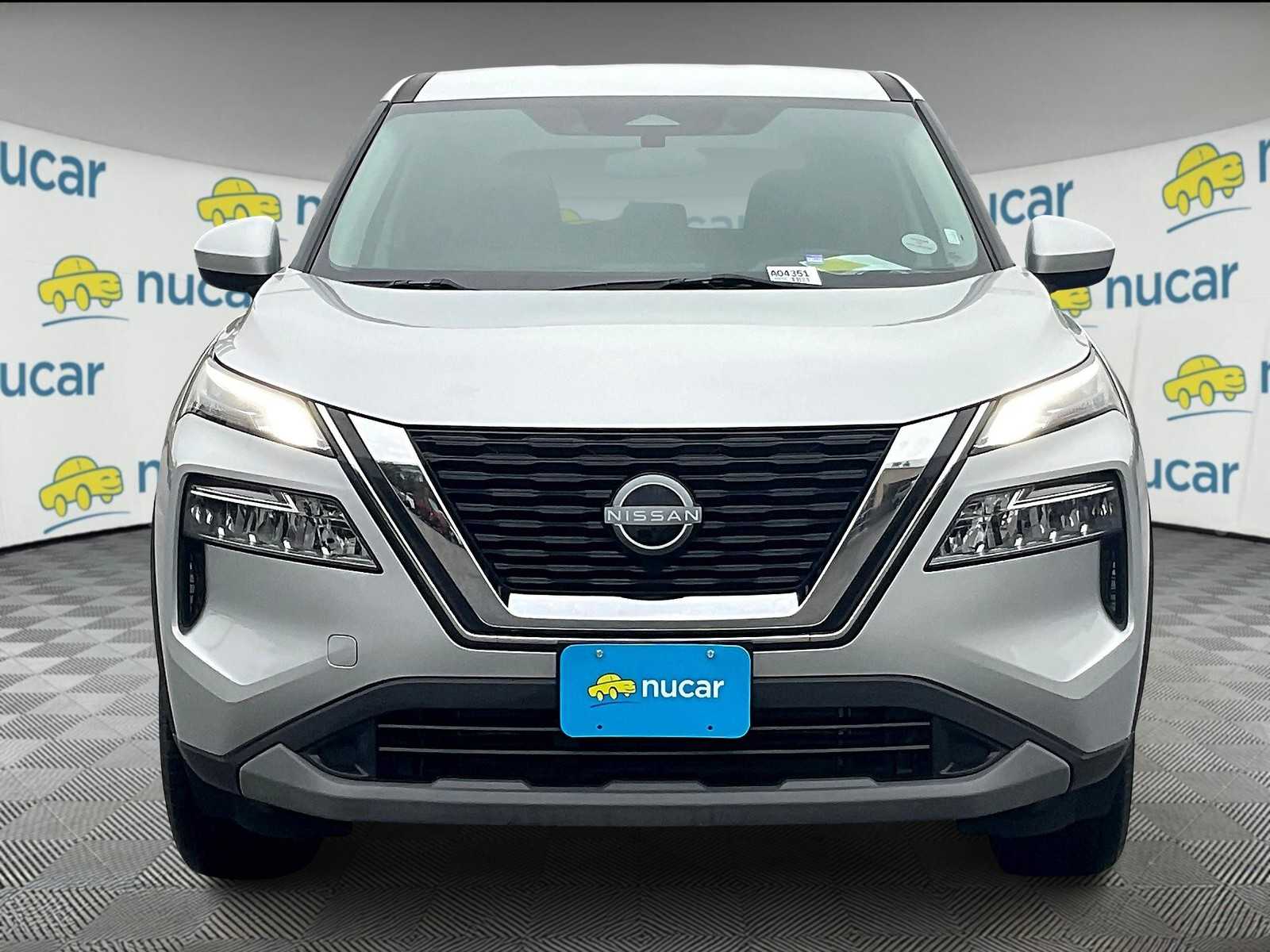 2023 Nissan Rogue SV - Photo 2