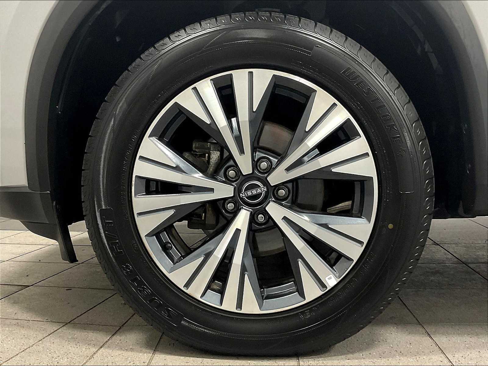 2023 Nissan Rogue SV - Photo 7