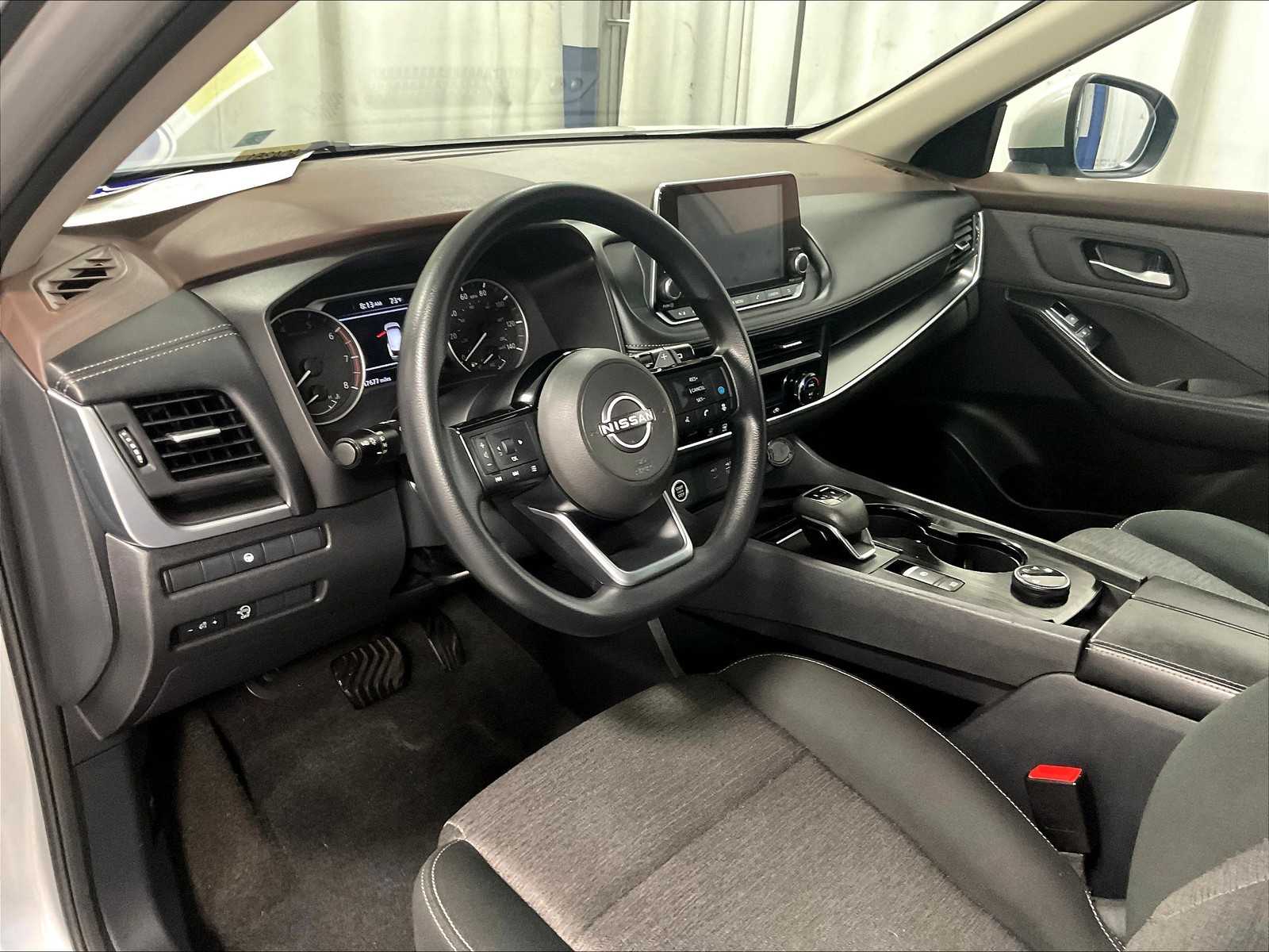 2023 Nissan Rogue SV - Photo 8