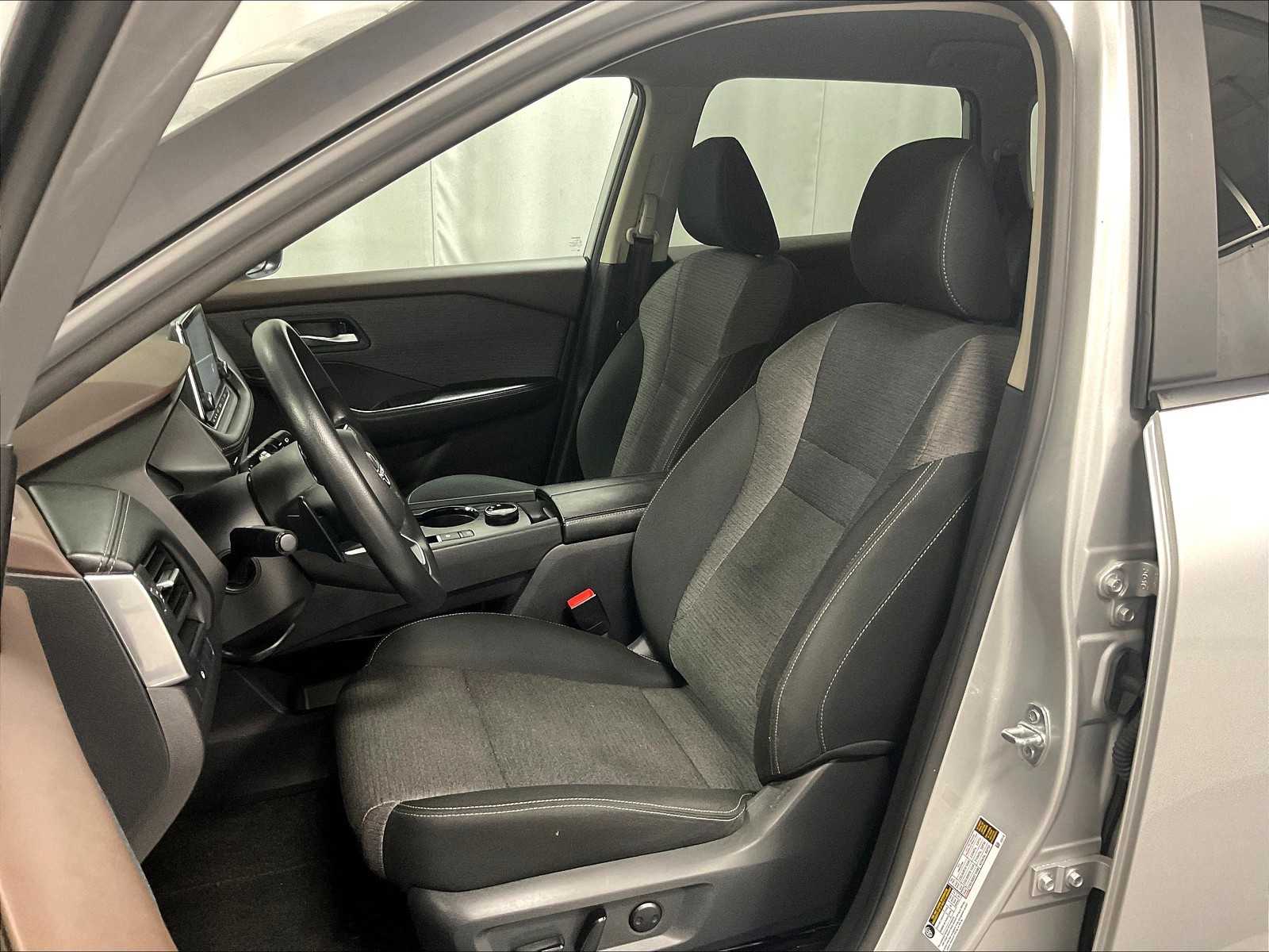 2023 Nissan Rogue SV - Photo 10
