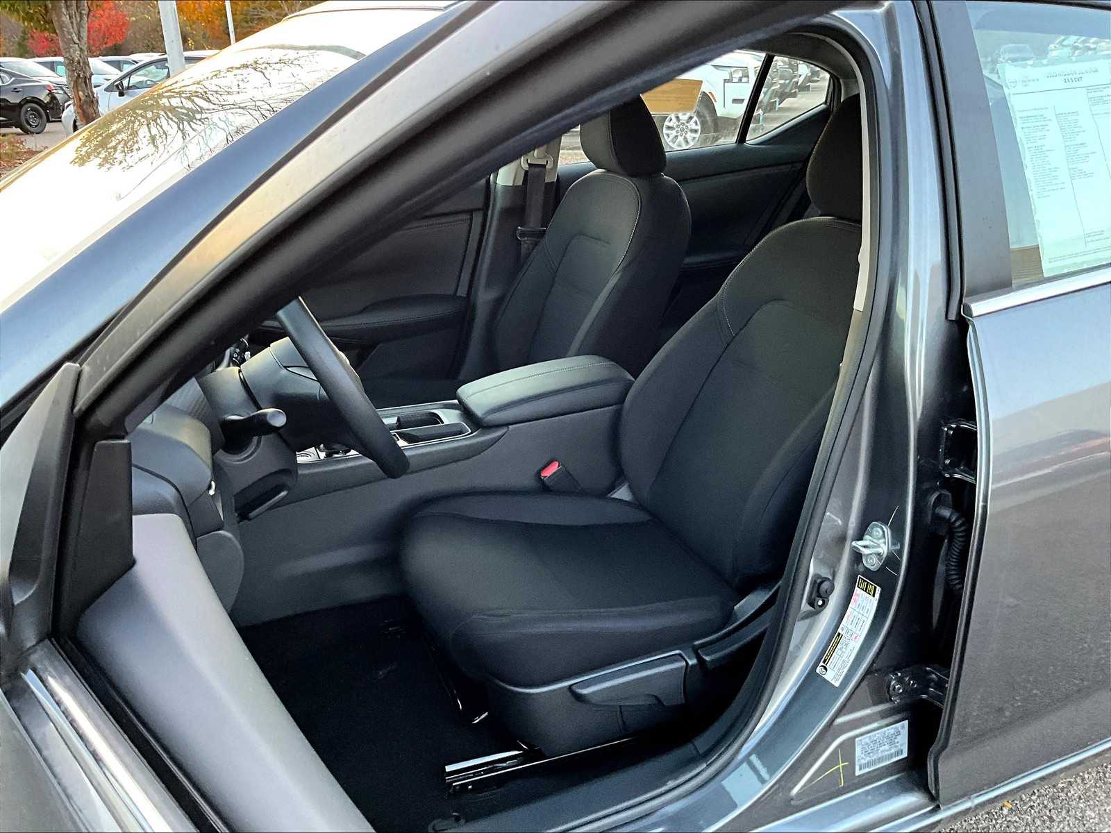 2025 Nissan Sentra S - Photo 11
