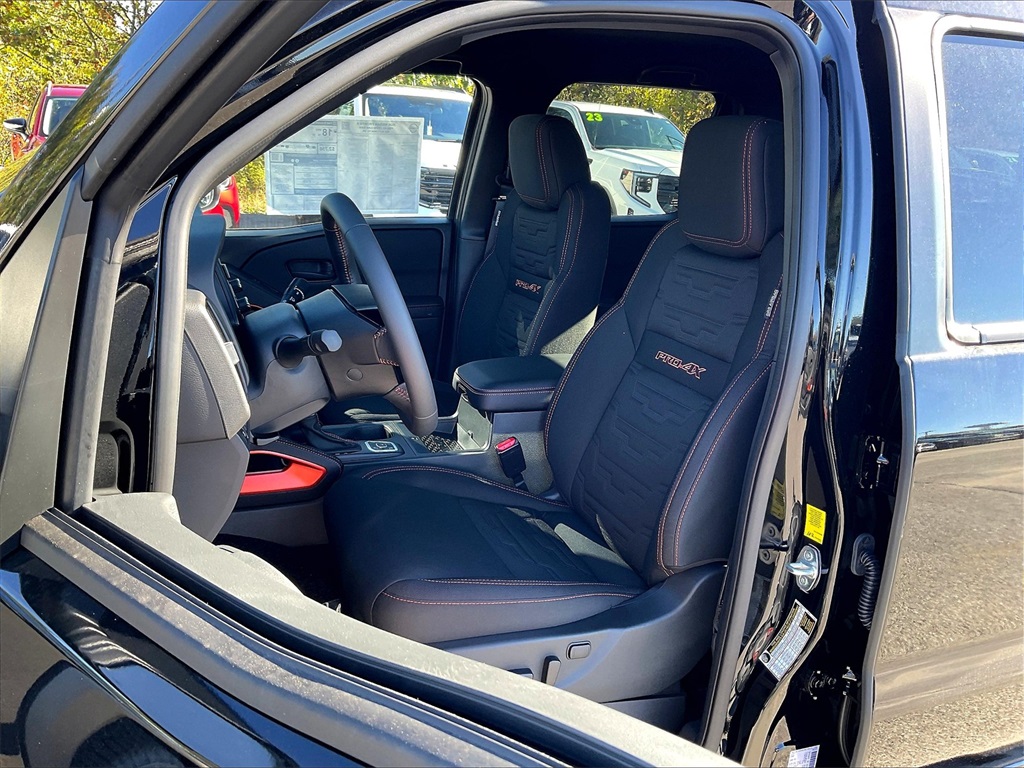 2026 Nissan Frontier PRO-4X - Photo 11