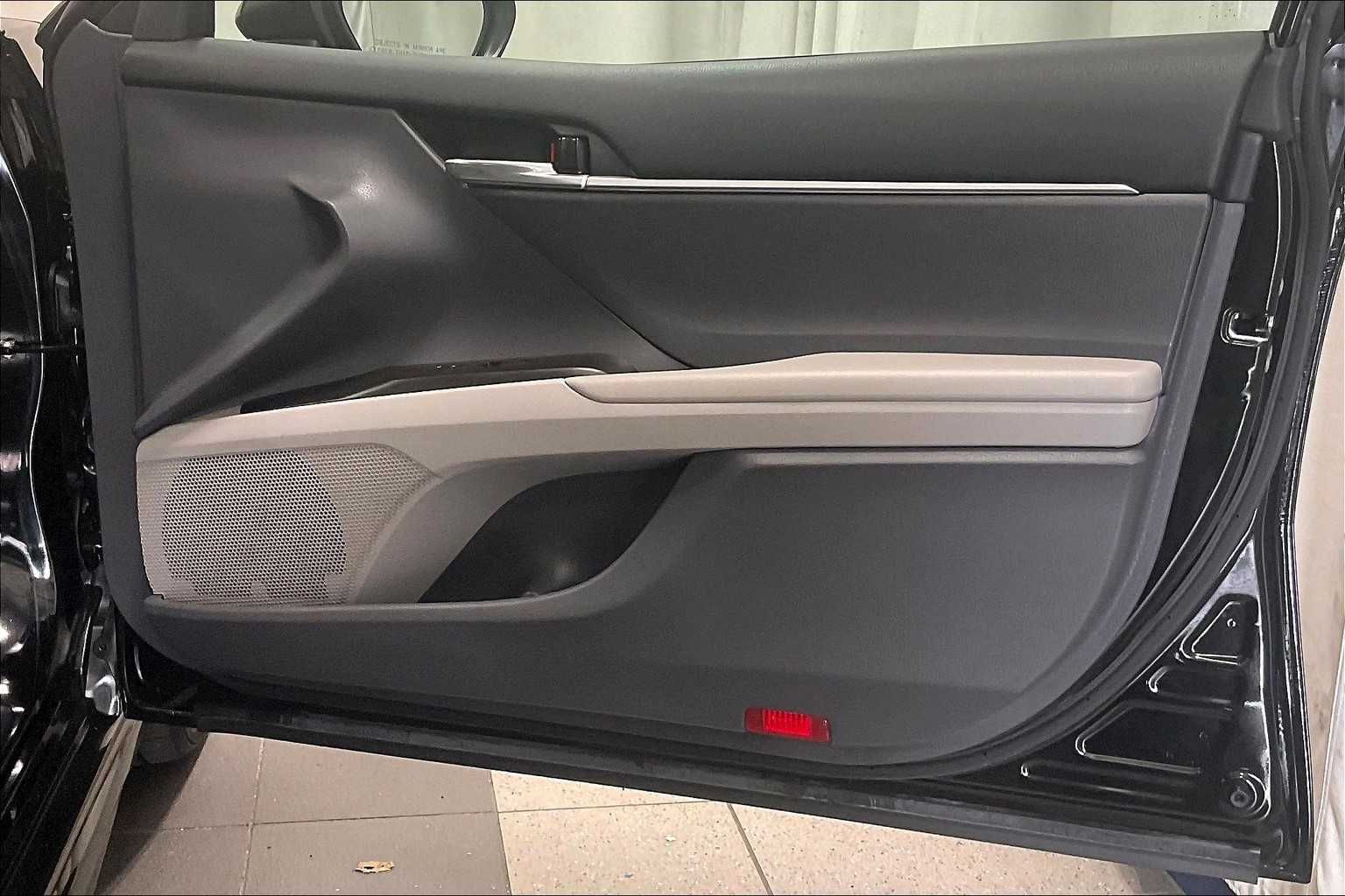 2024 Toyota Camry SE - Photo 12