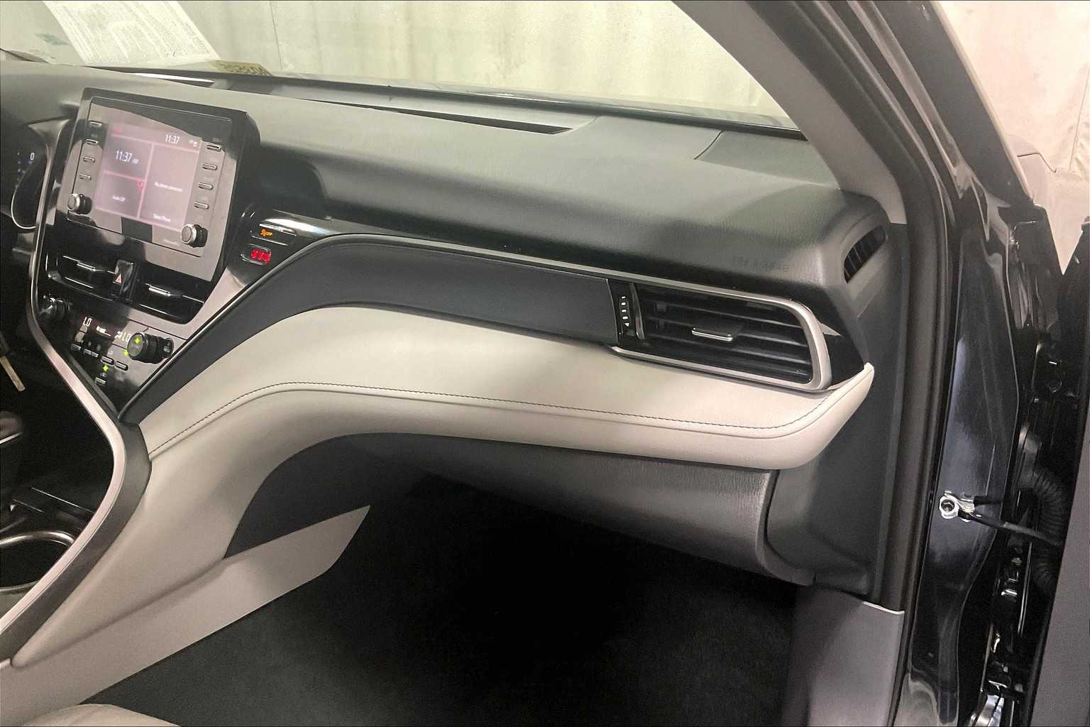 2024 Toyota Camry SE - Photo 13
