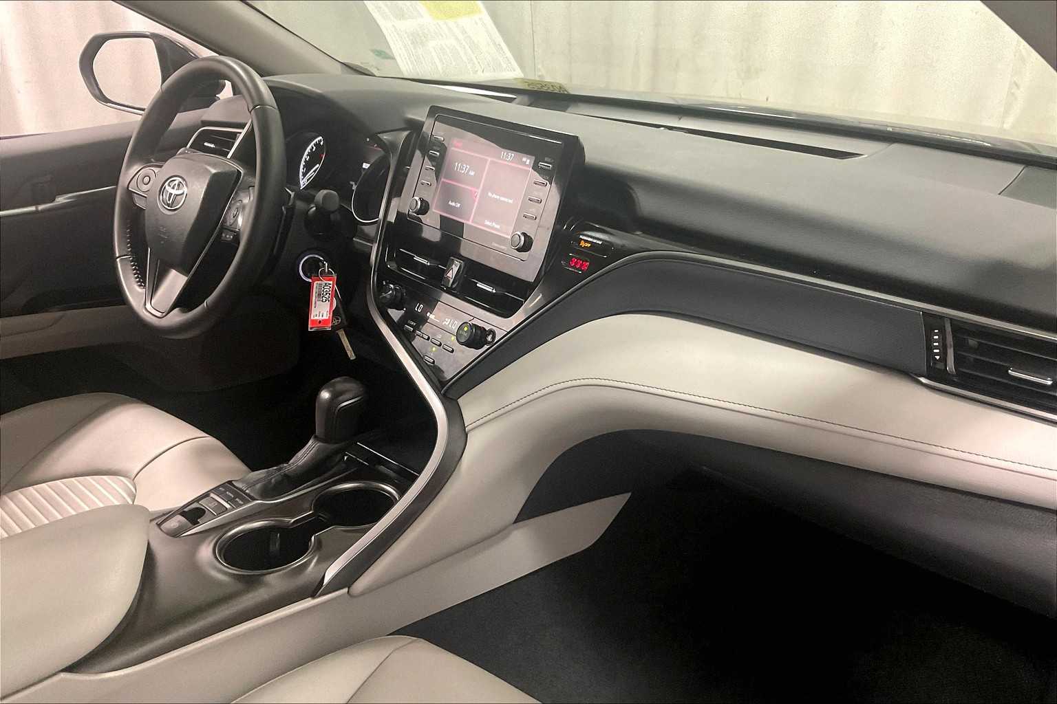 2024 Toyota Camry SE - Photo 14