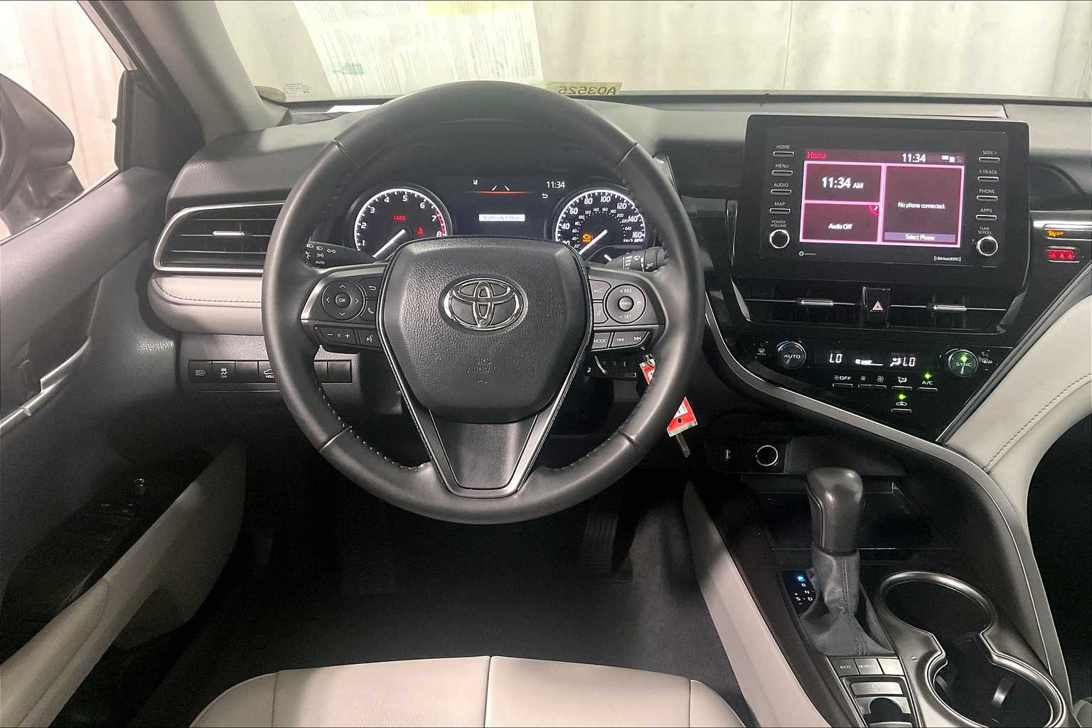 2024 Toyota Camry SE - Photo 17