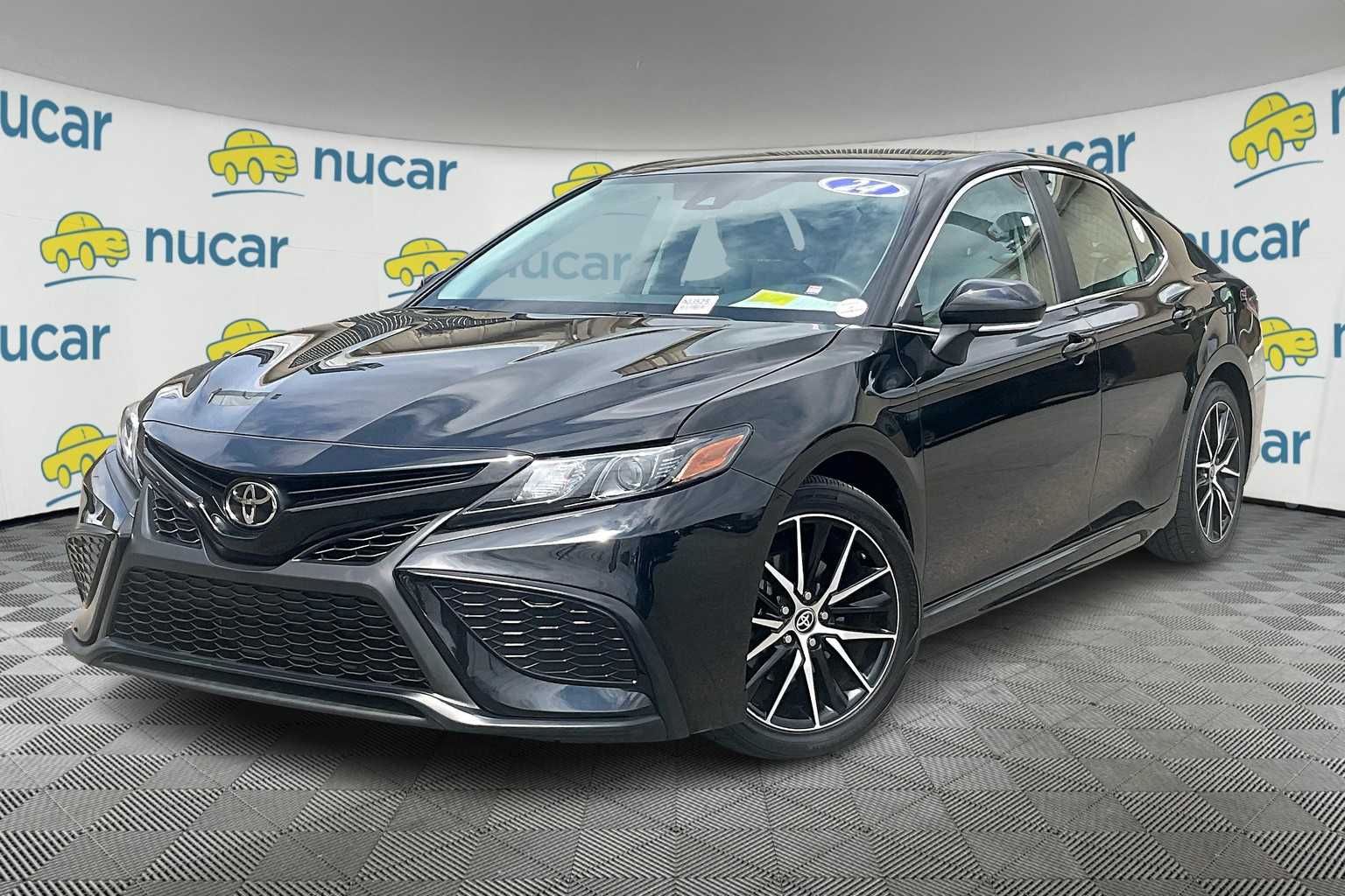 2024 Toyota Camry SE - Photo 3