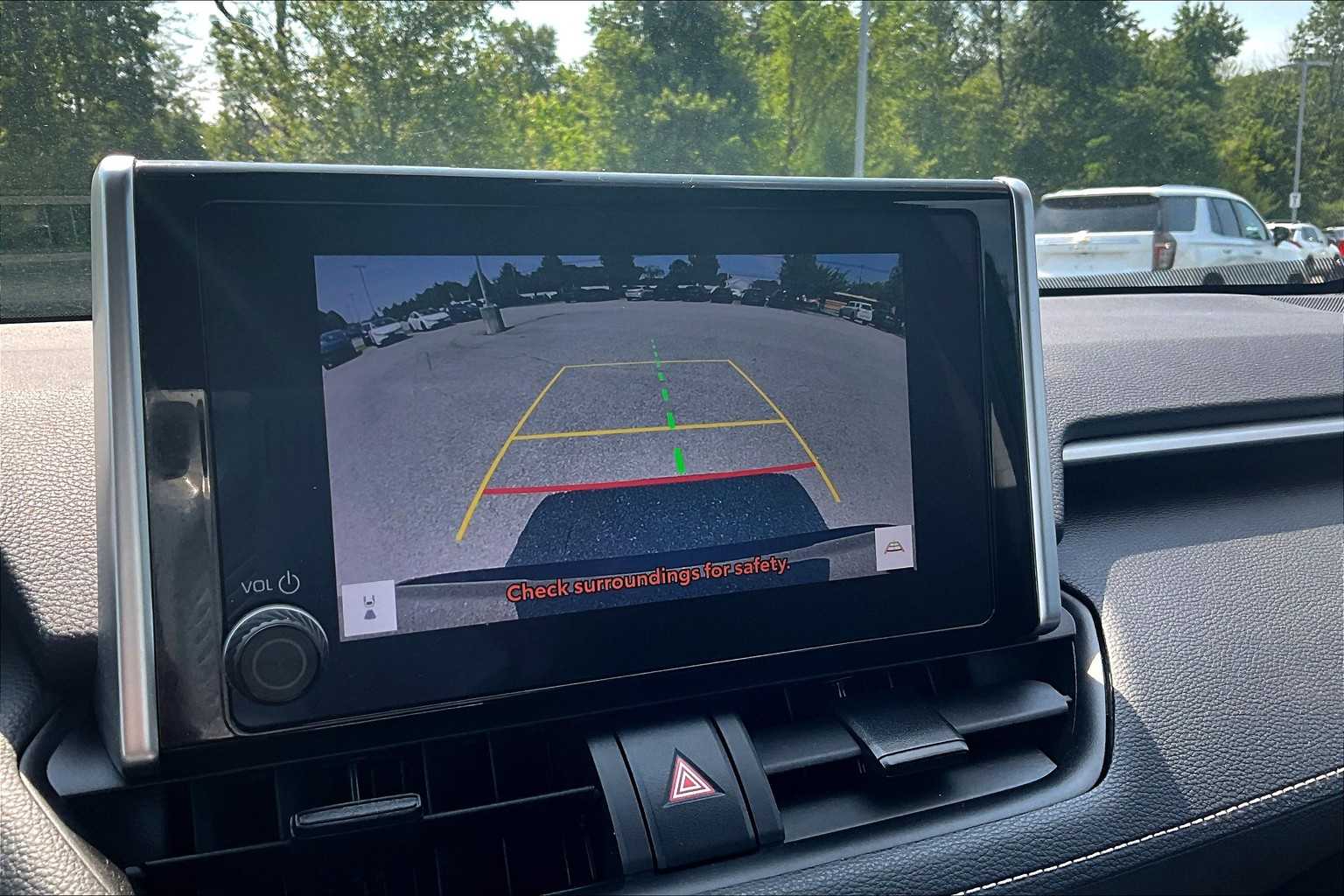 2023 Toyota RAV4 LE - Photo 19