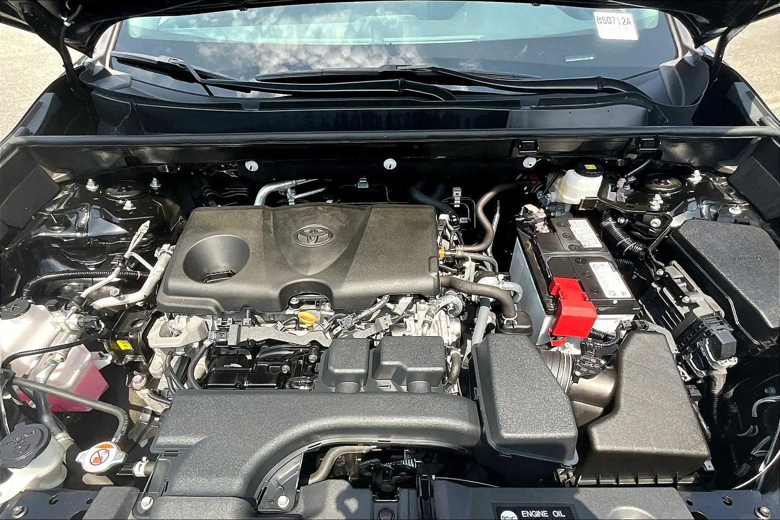 2023 Toyota RAV4 LE - Photo 30