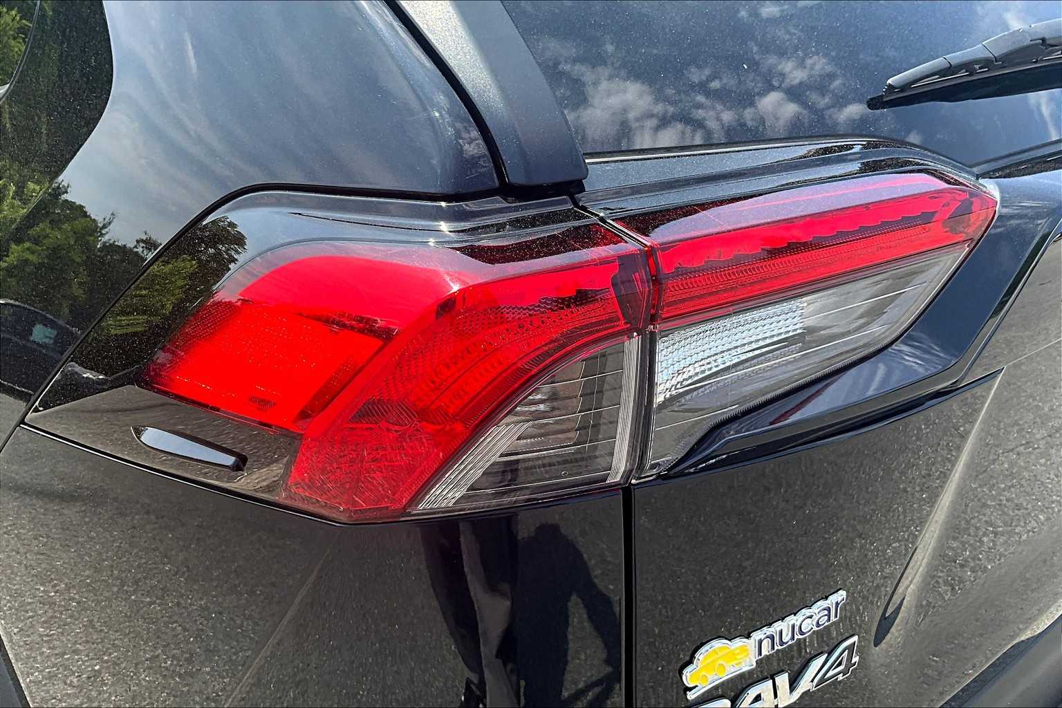 2023 Toyota RAV4 LE - Photo 34