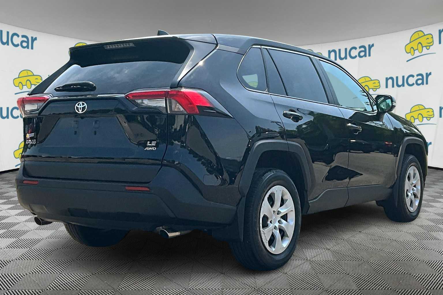 2023 Toyota RAV4 LE - Photo 6