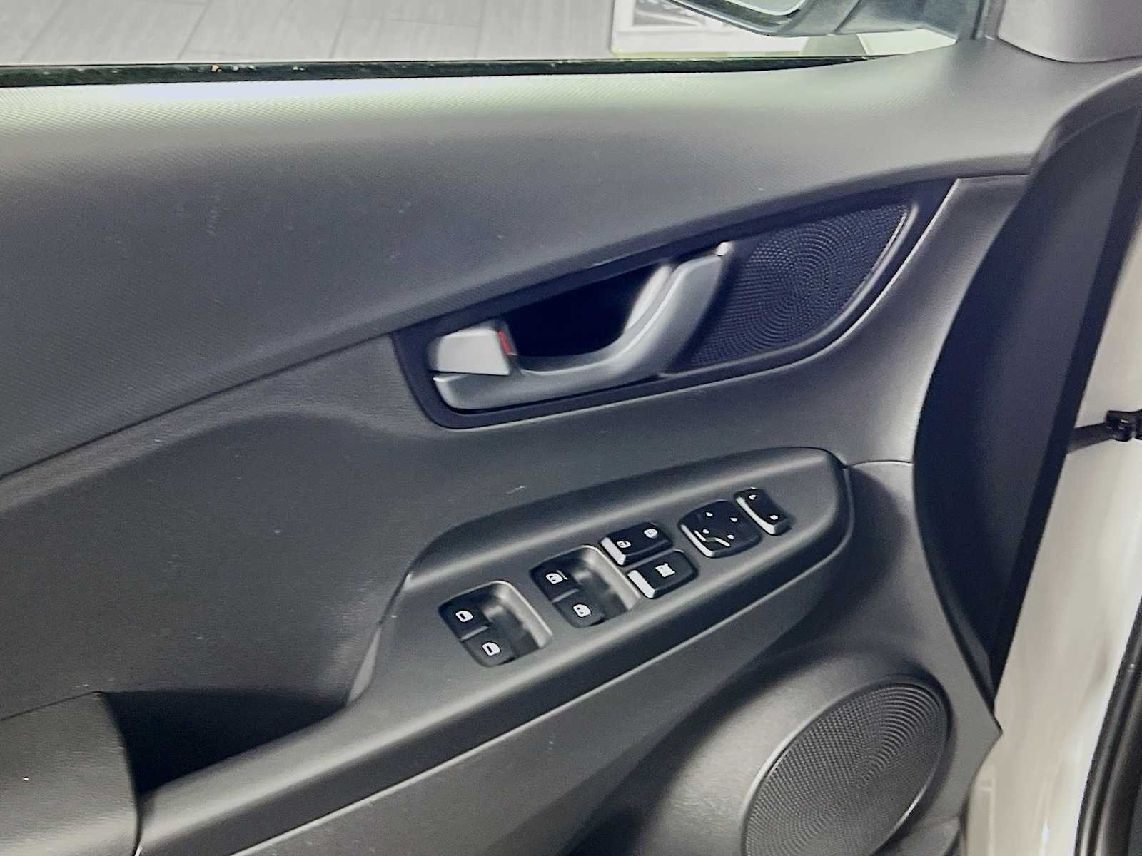 2023 Hyundai Kona SEL - Photo 17