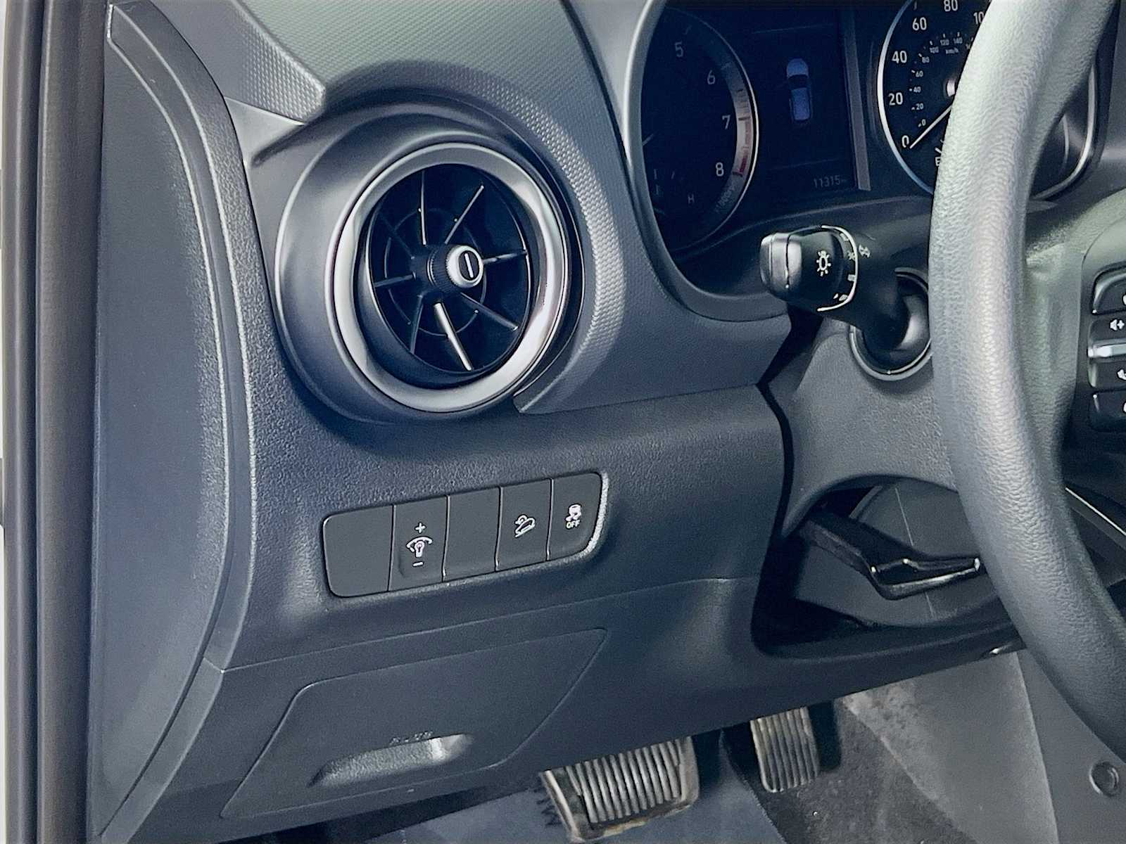 2023 Hyundai Kona SEL - Photo 10
