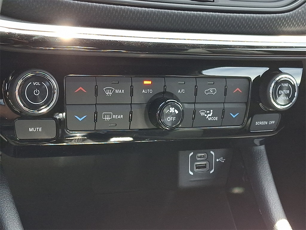2025 Jeep Compass Limited - Photo 12