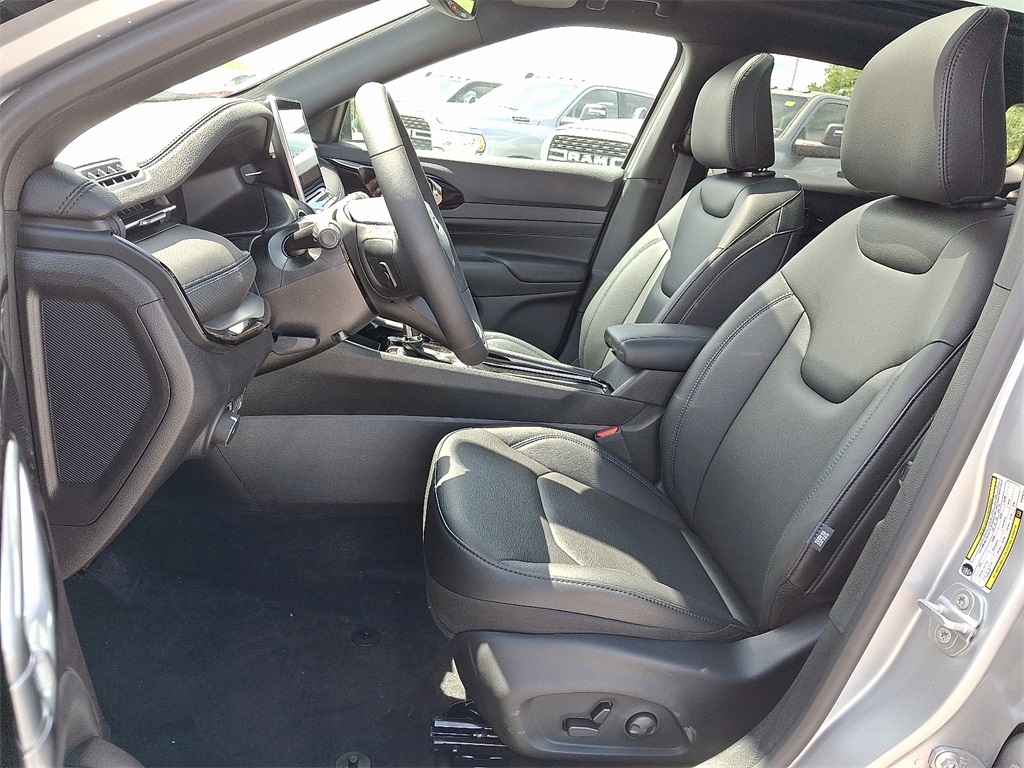 2025 Jeep Compass Limited - Photo 9