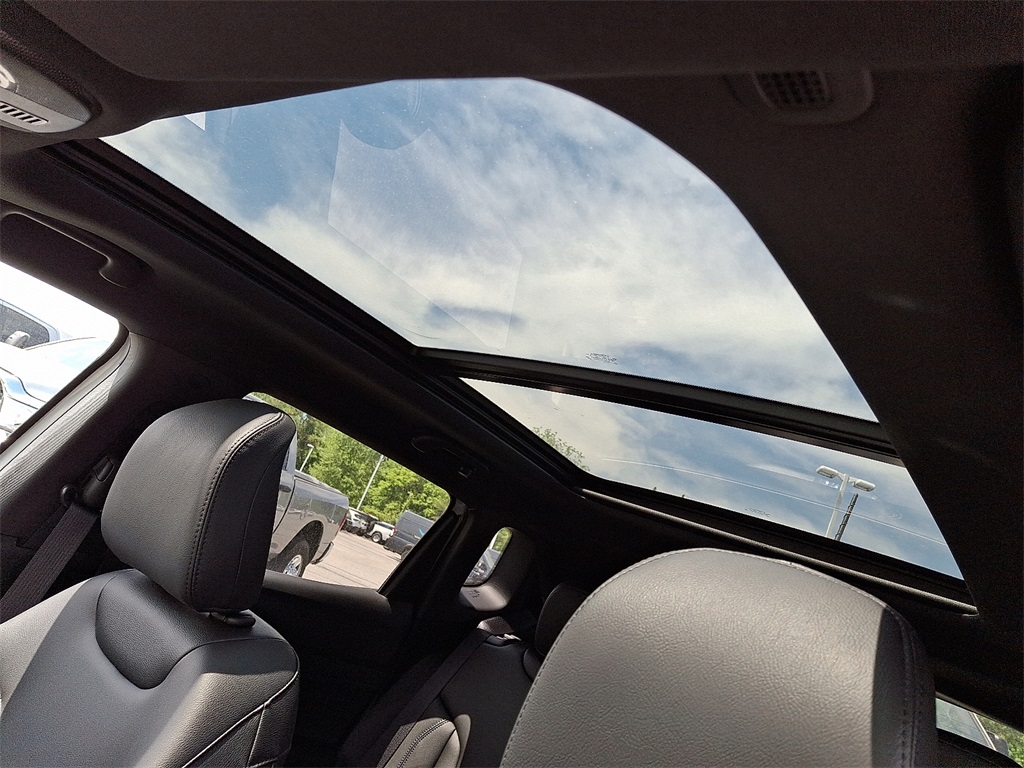 2025 Jeep Compass Limited - Photo 10