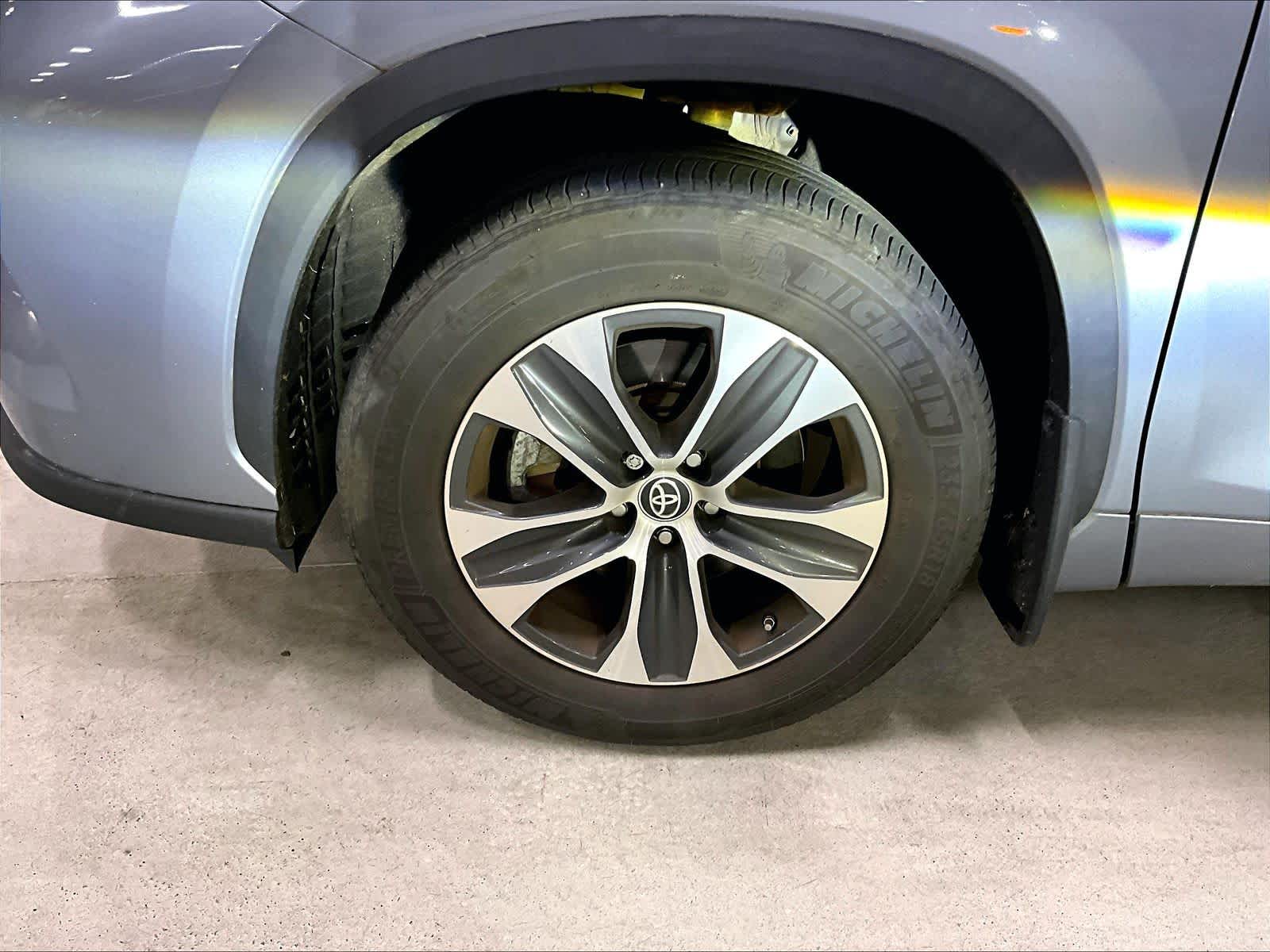 2022 Toyota Highlander XLE - Photo 4