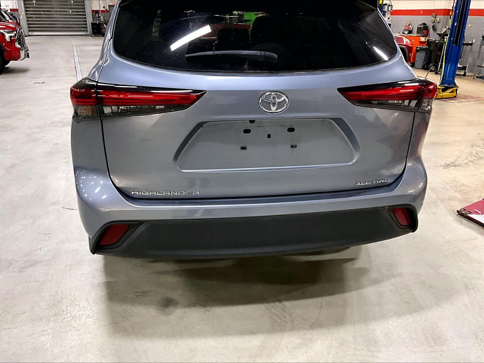 2022 Toyota Highlander XLE - Photo 7