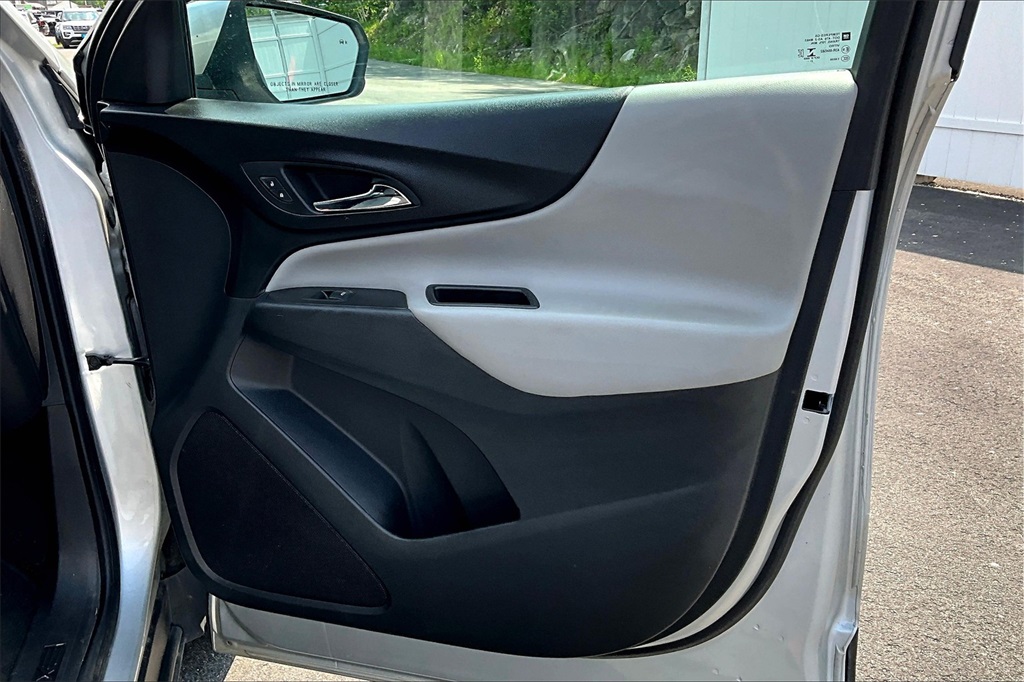 2022 Chevrolet Equinox LT - Photo 12