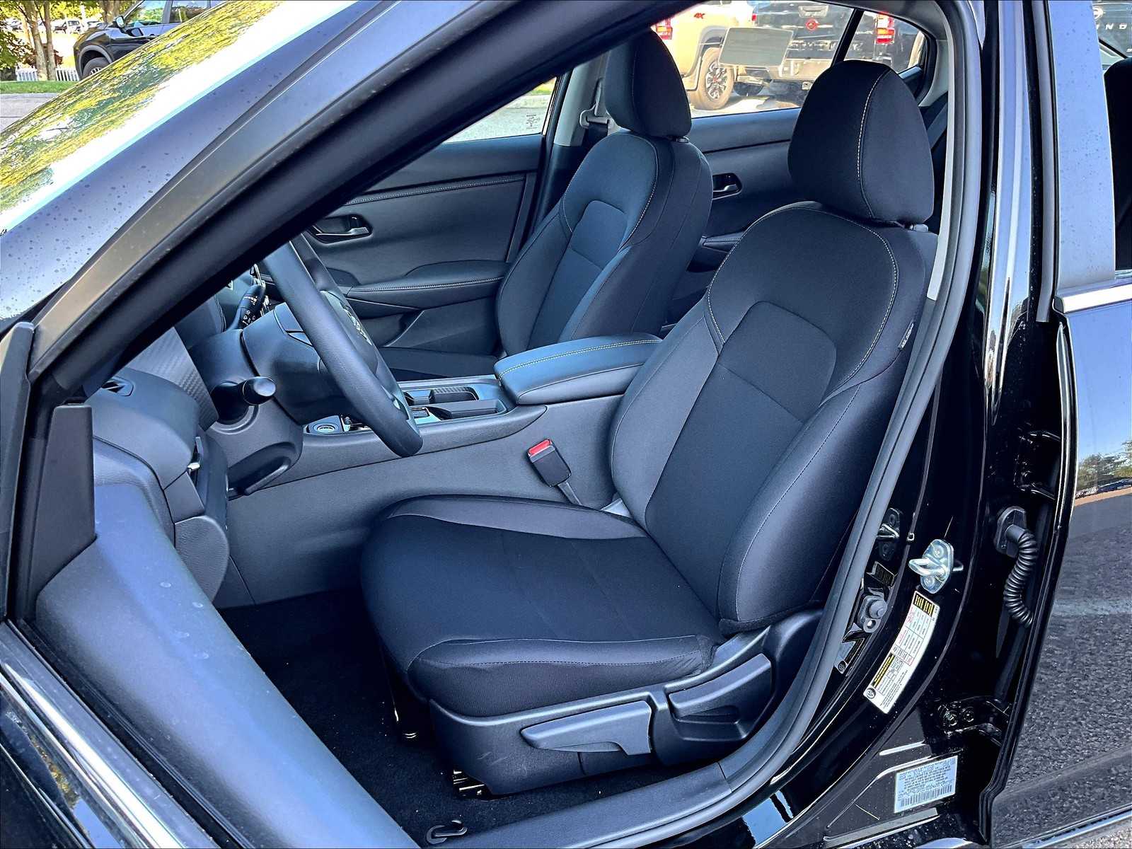 2025 Nissan Sentra S - Photo 11