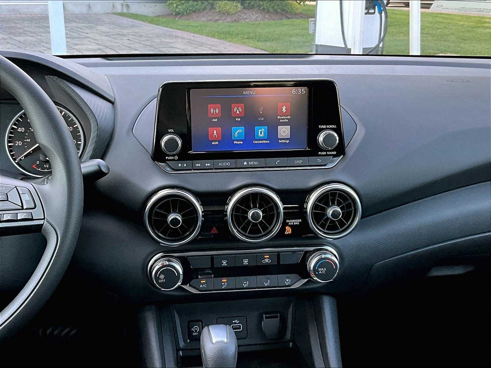 2025 Nissan Sentra S - Photo 13