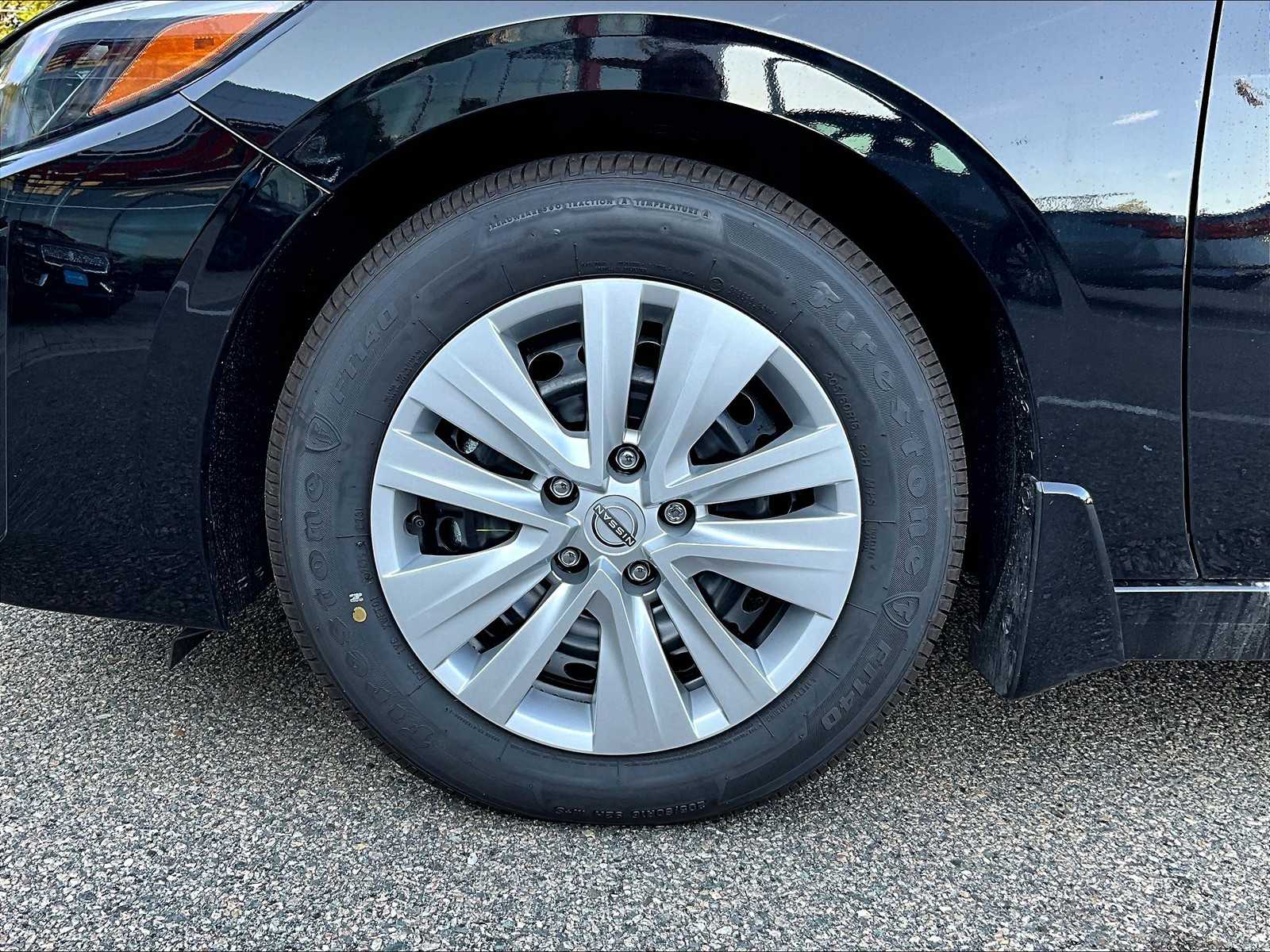 2025 Nissan Sentra S - Photo 8